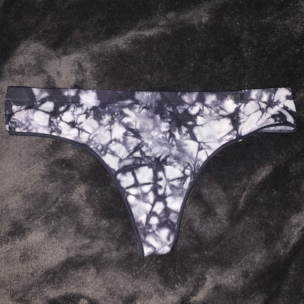 NWT Seamless PINK Thong